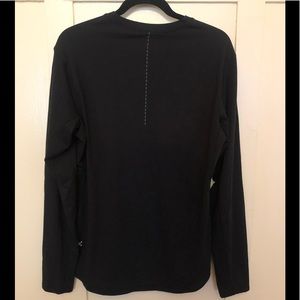 LULULEMON BLACK LONG SLEEVE METAL VENT SHIRT